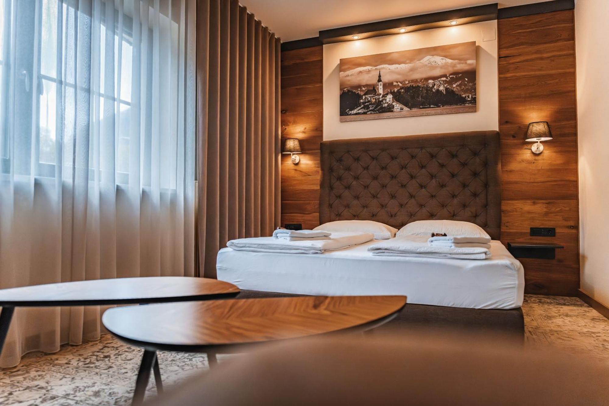 Guest House Ejga Jesenice Ngoại thất bức ảnh