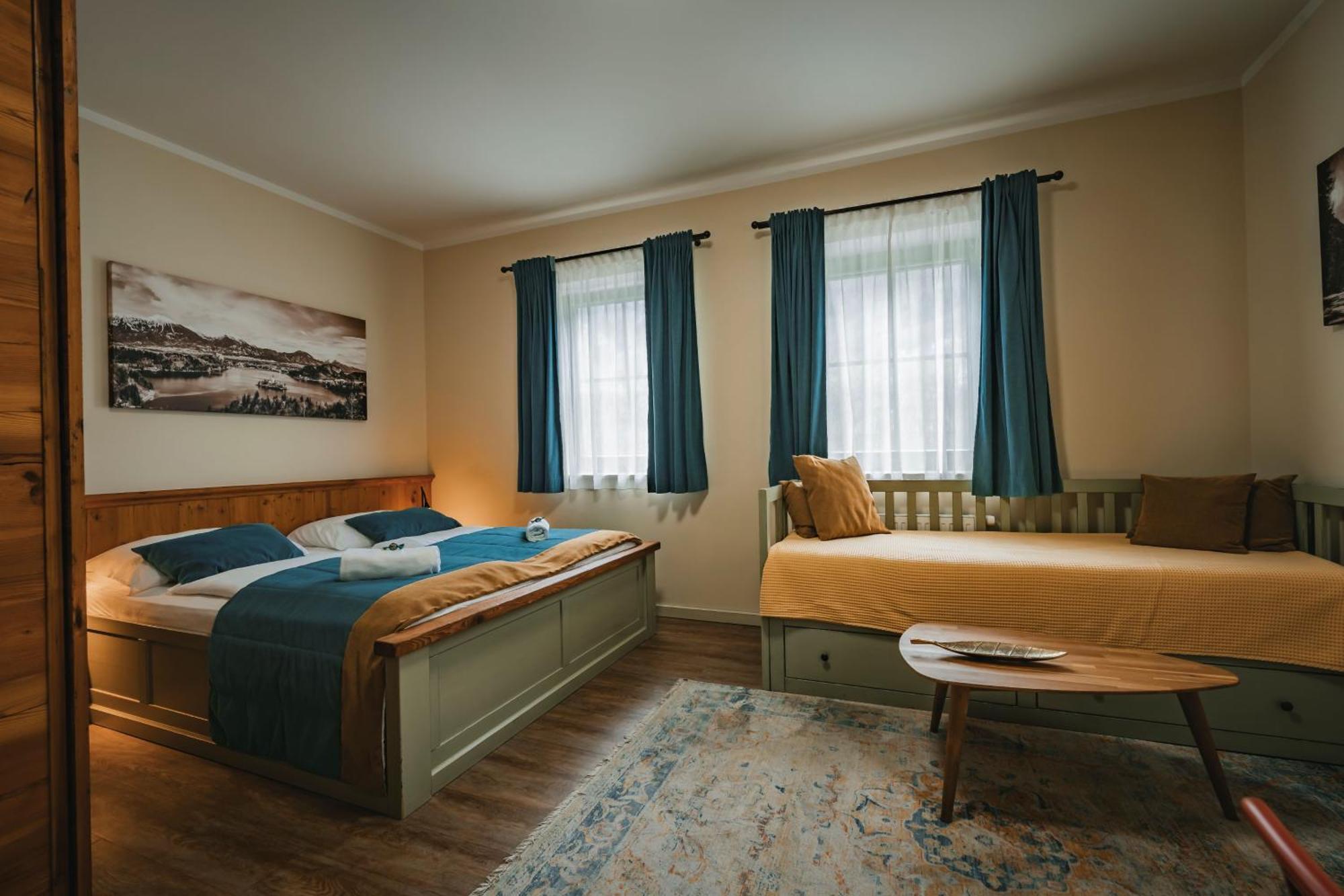 Guest House Ejga Jesenice Ngoại thất bức ảnh
