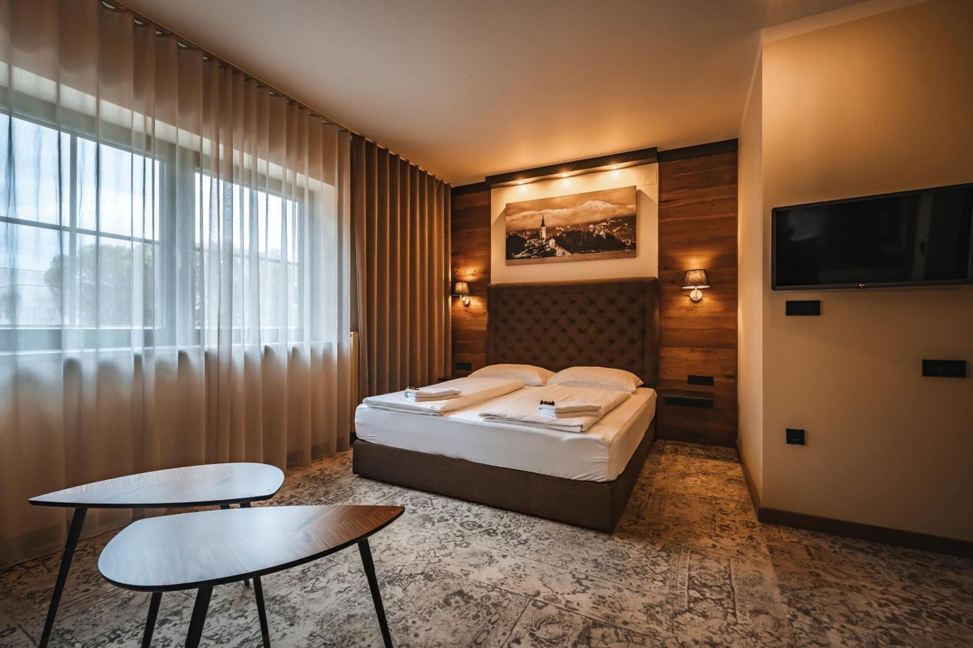 Guest House Ejga Jesenice Ngoại thất bức ảnh