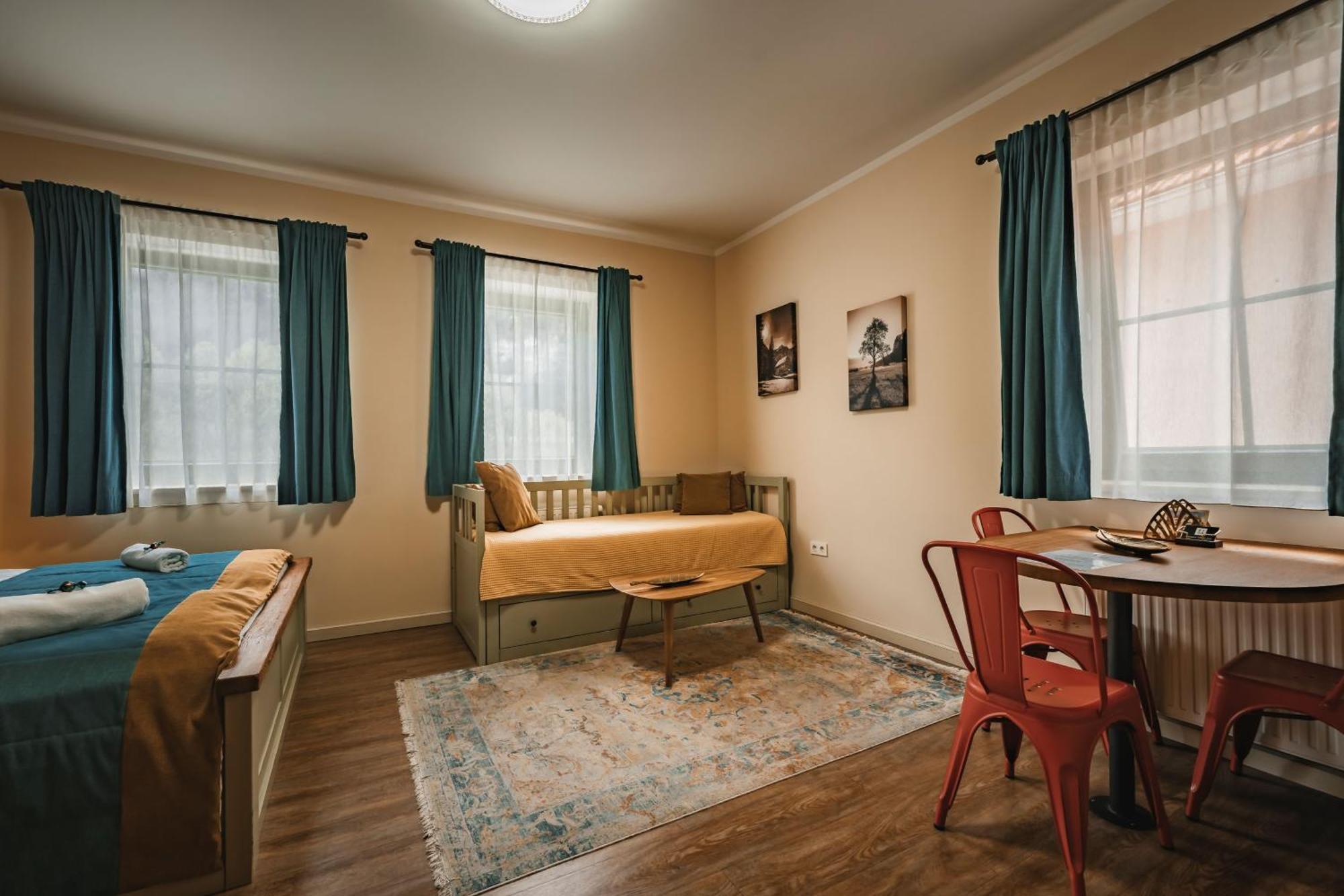 Guest House Ejga Jesenice Ngoại thất bức ảnh