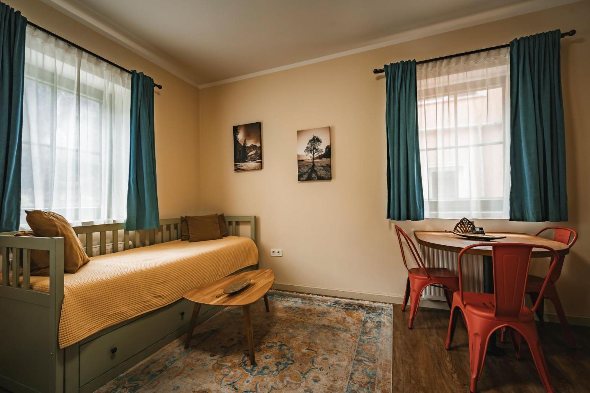Guest House Ejga Jesenice Ngoại thất bức ảnh
